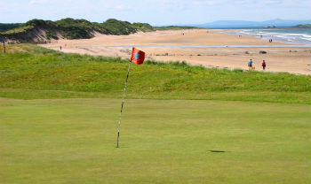 Hole by the sea at North Berwick