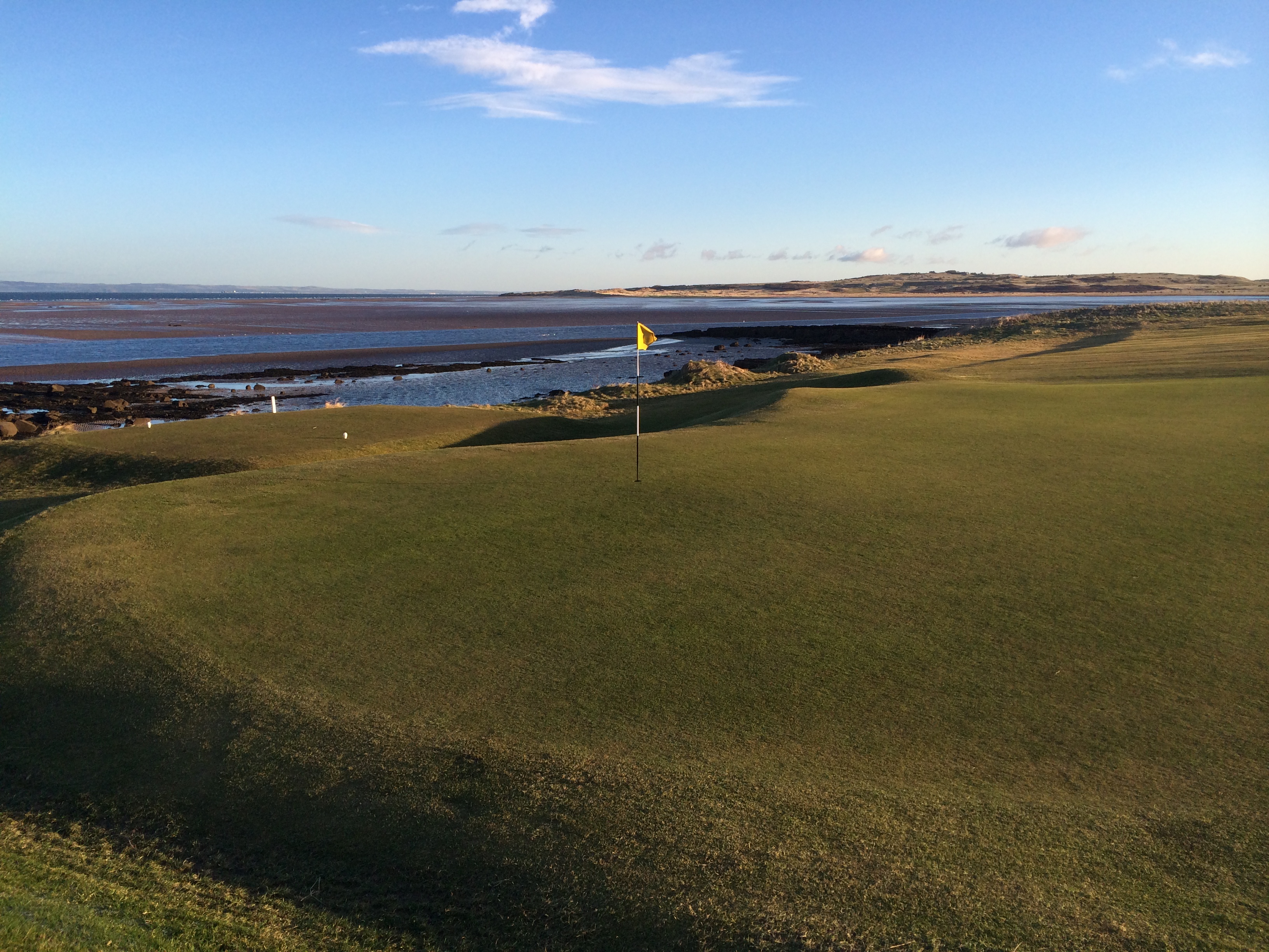 Green and sea at Kilspindie Golf Course
