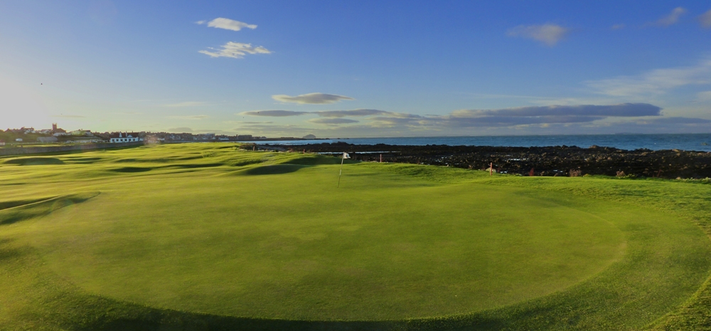 4th hole at Dunbar golf course