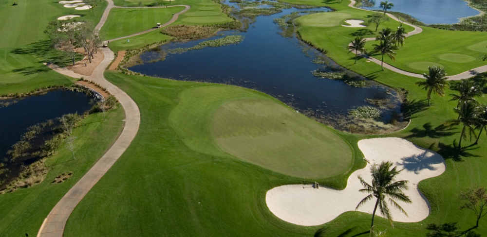 Vue aérienne d'un green sur le PGA National en Floride 
