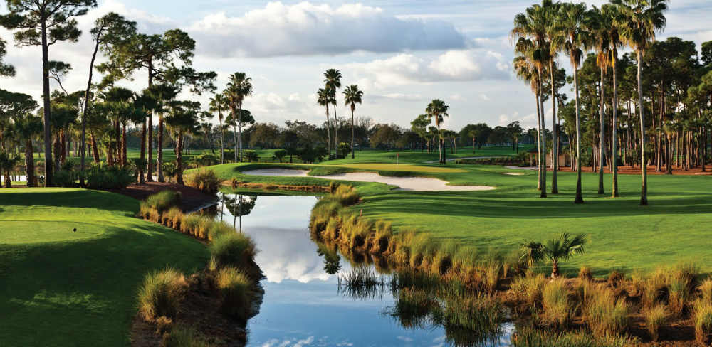 Green et point d'eau sur le PGA National 