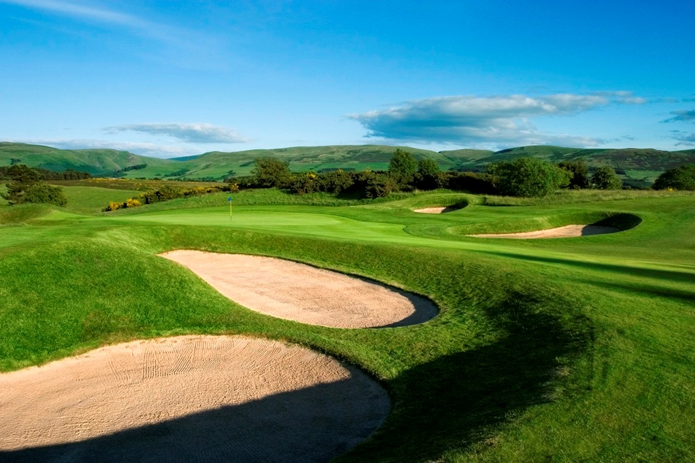 Large fairway bunkers on the Queen's at Gleneagles