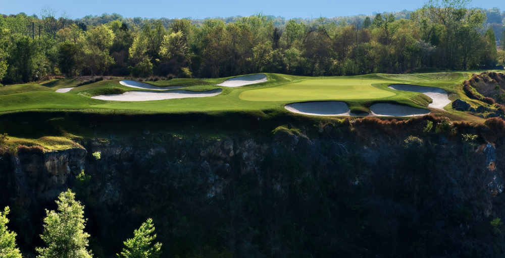 Green et bunkers sur un parcours de Black Diamond en Floride 