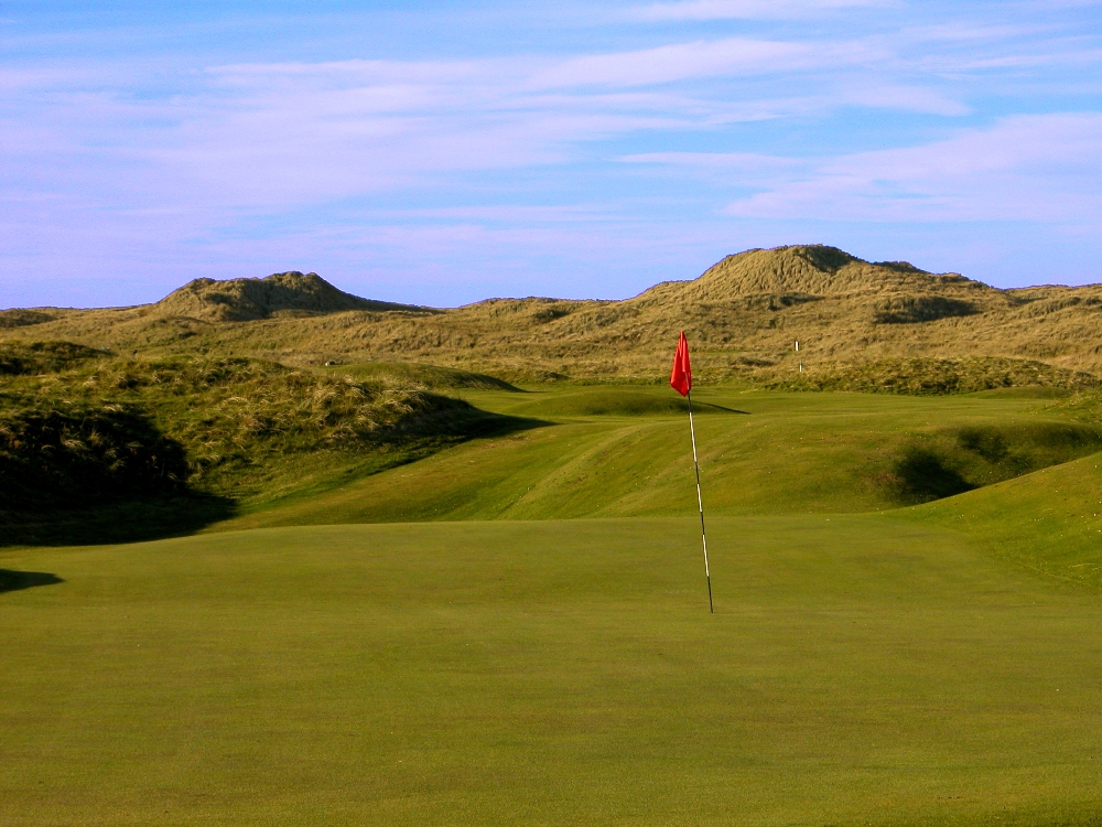 Ondulated green at Fraserburgh golf course
