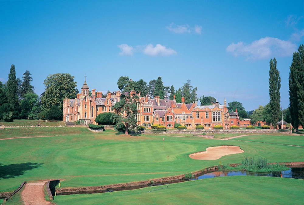 18th hole with river at The Rolls of Monmouth golf course