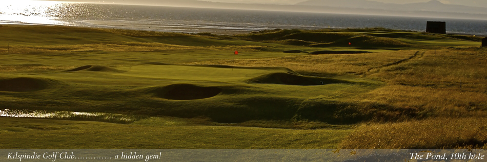 Bunkers and green at Kilspindie Golf Course