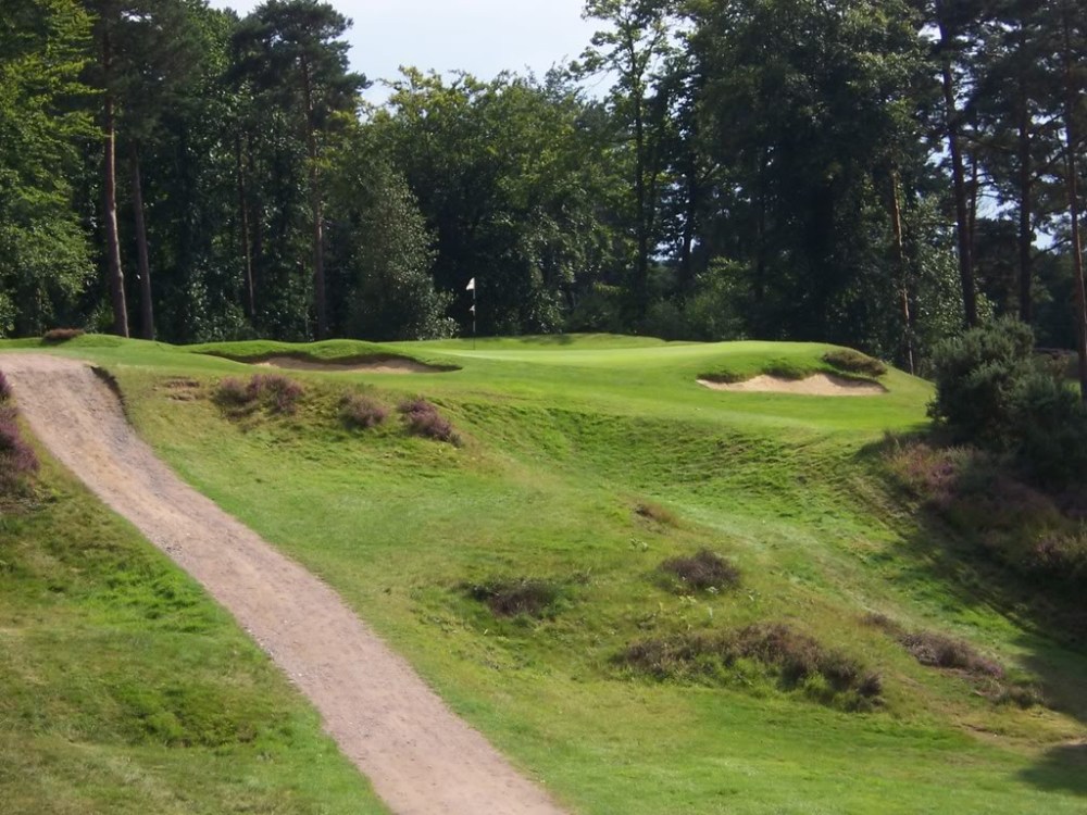 Par 3 at the St George's Hill golf course