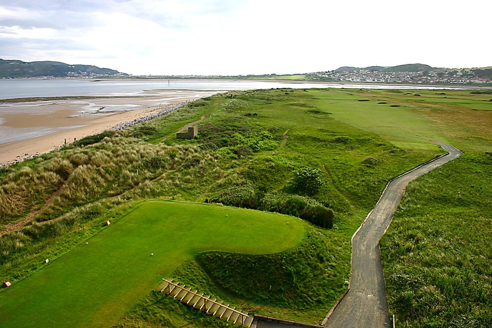 Tee on Conwy golf course