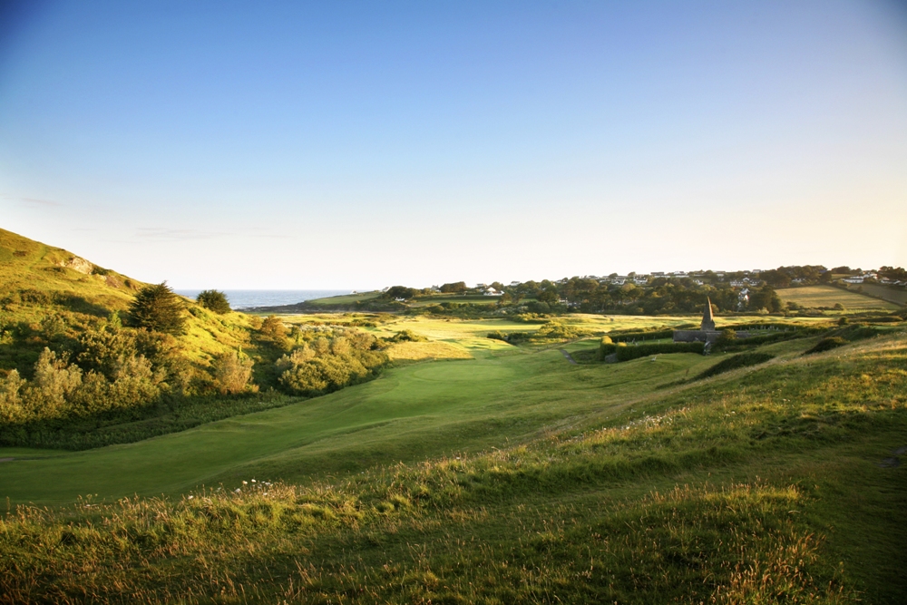 Downhill hole on the Church course at St Enodoc golf club
