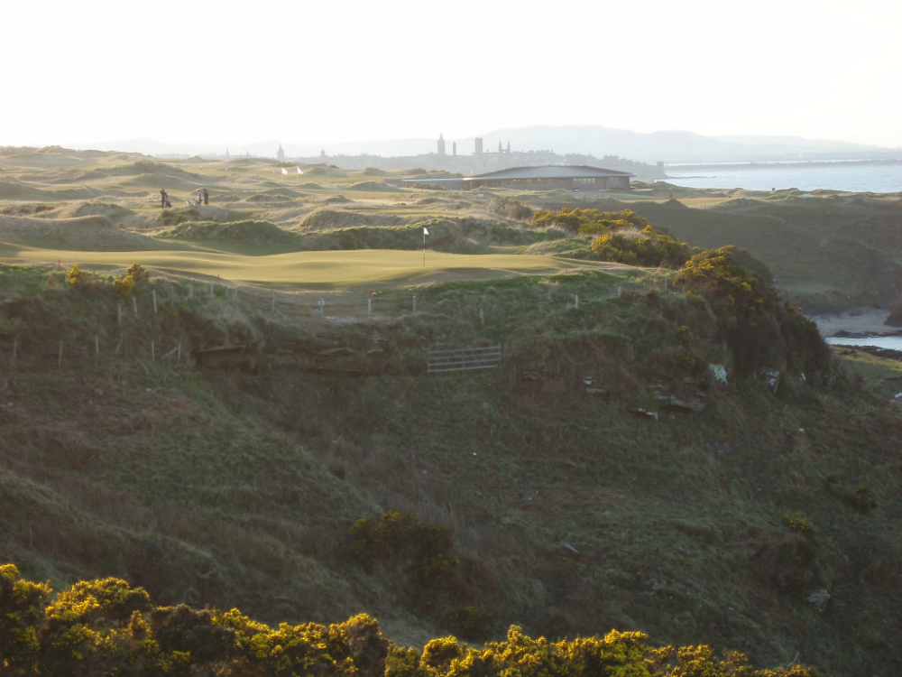 17th hole at the Castle Course