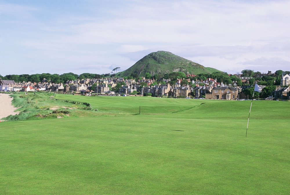 1st hole at North Berwick Golf course