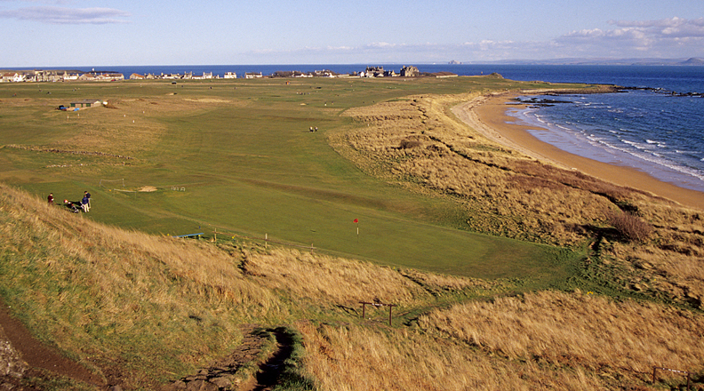 Green next to the beach at at Elie Golf course
