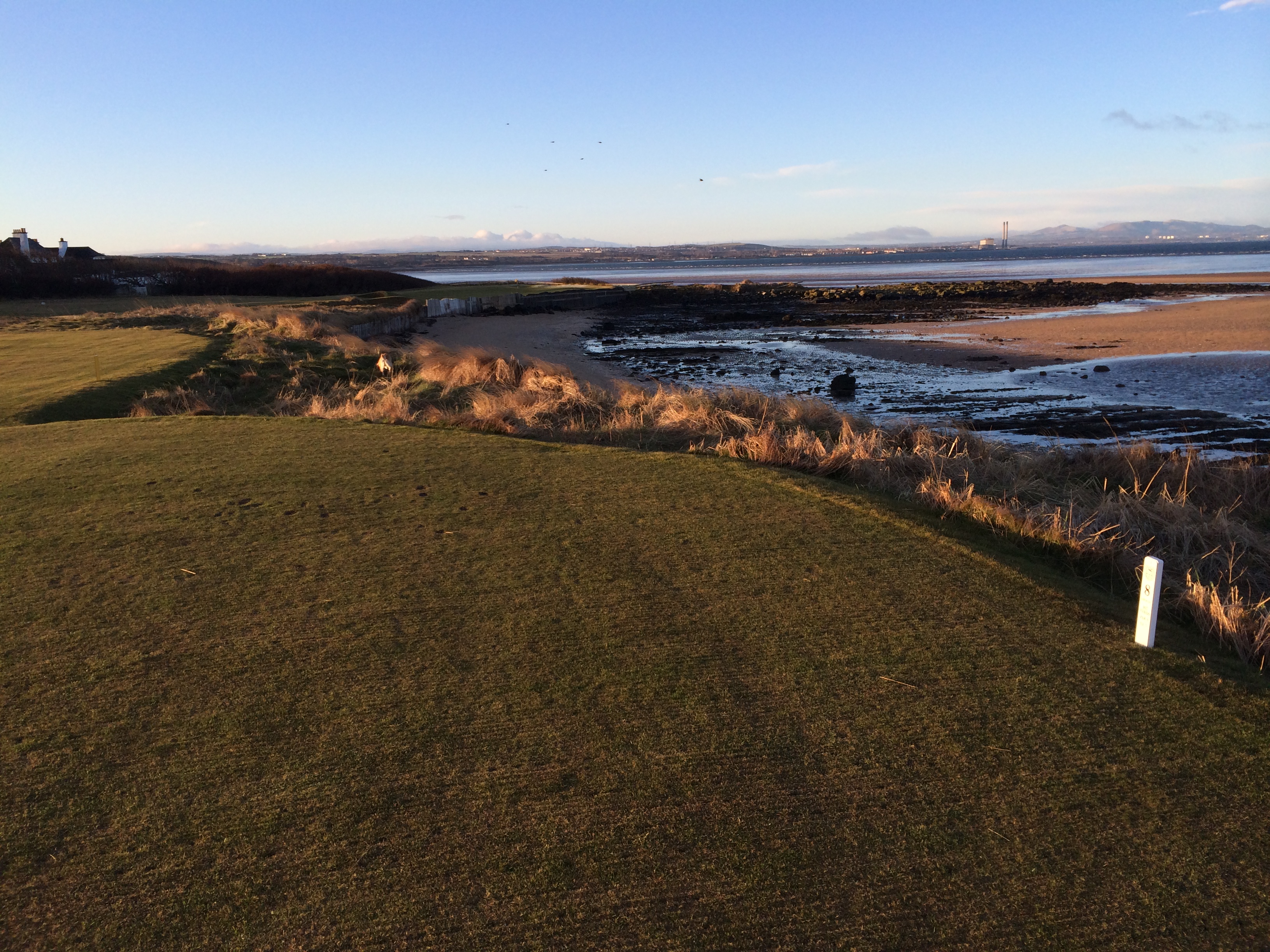 Tee and beach at Kilspindie Golf Course