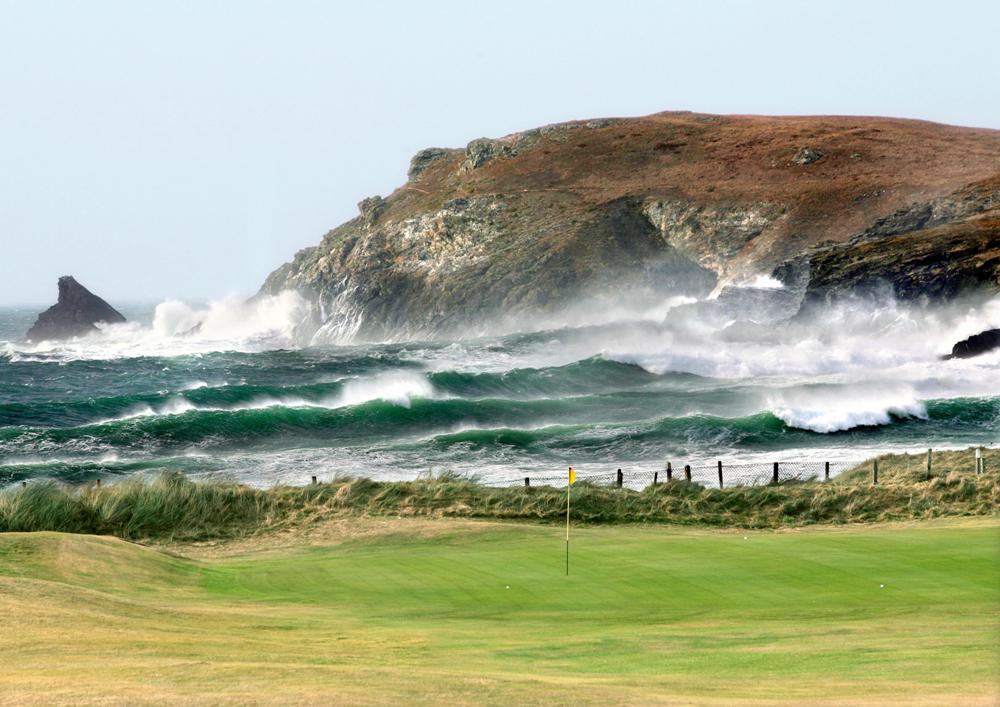 Waves of the Atlantic Ocean in the background on the Championship golf course at Trevose golf club