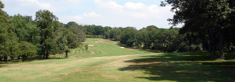 Long dogleg left at the Wimbledon golf course
