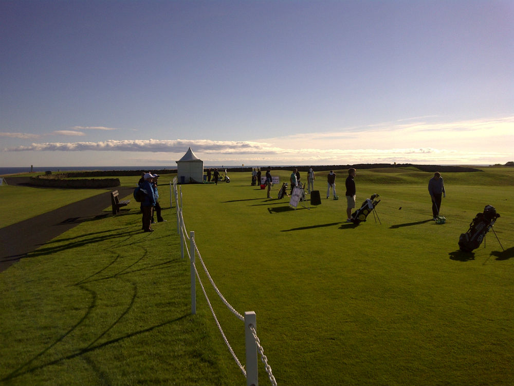 Entrainement au practice lors du Scottish Senior Open