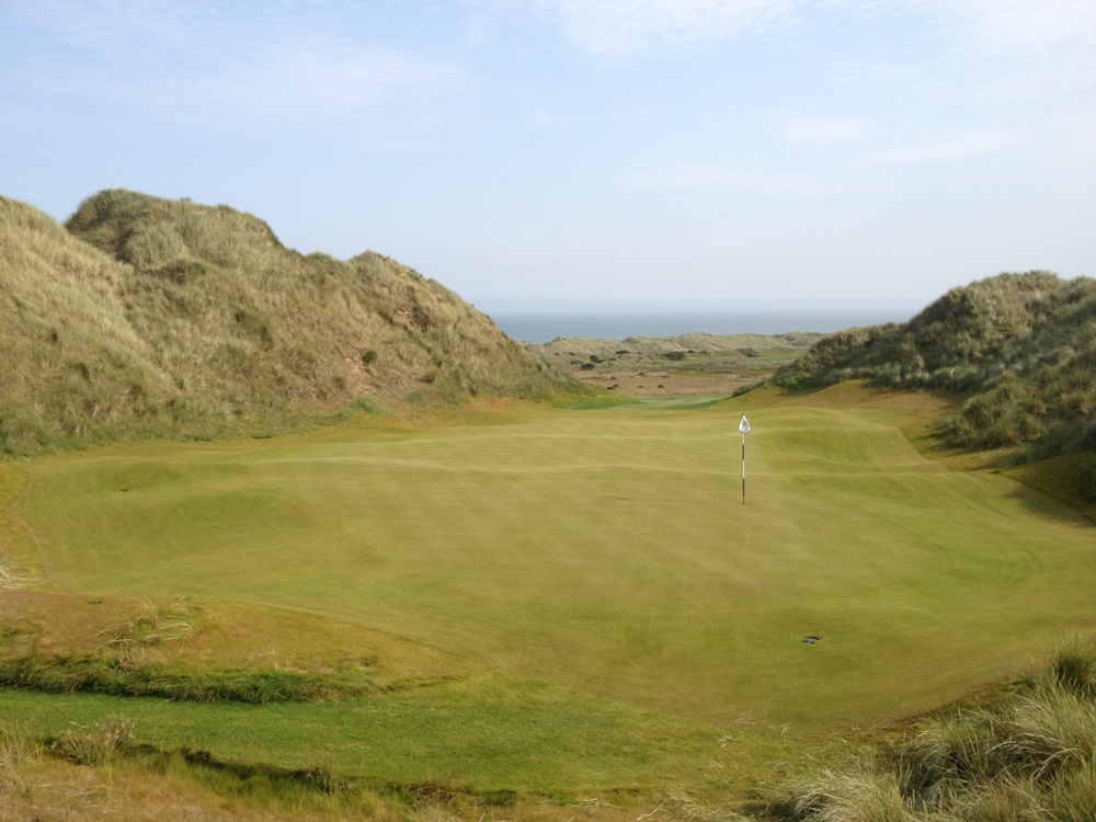 Ondulated green at Trump International Golf Links Scotland