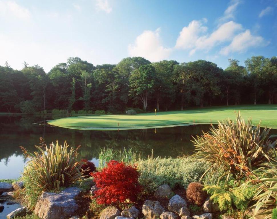 Green on a peninsula at Fota Island golf course