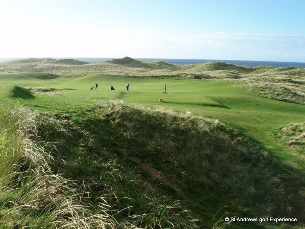 Golfers at Machrihanish