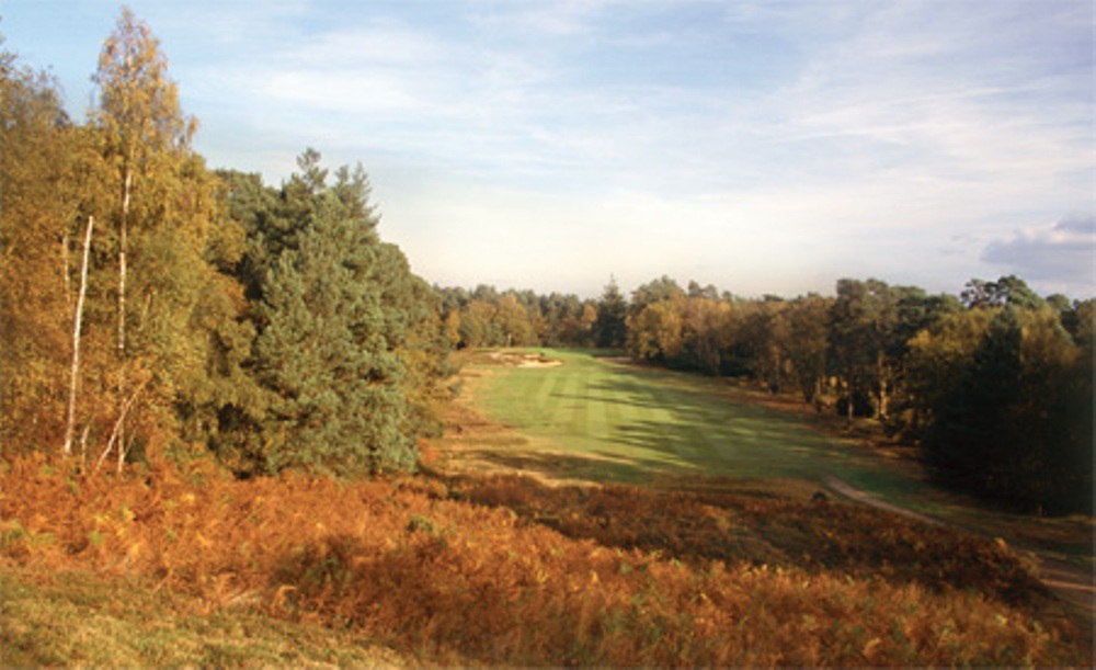 Long hole on the red course at The Berkshire Golf Club