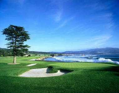 Le dernier trou du parcours de Pebble Beach en Californie 