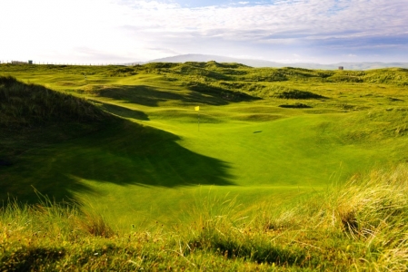 Small green at Machrihanish Dunes
