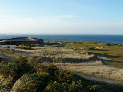 Clubhouse behind the 18th hole at the Castle Course in St Andrews