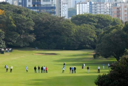Golfeurs sur le parcours de Porto Alegre