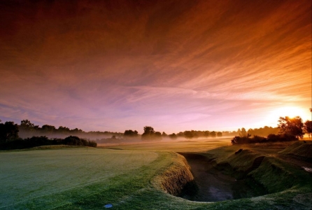 Deep bunker on the Hotchkin course at Woodhall Spa