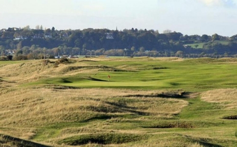 Undulated green and fairway on the Rye golf course