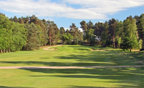 Large fairway on the red course at The Berkshire Golf Club