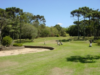 Golfeurs sur le parcours de Gramado