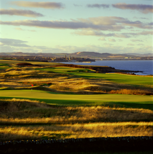 St Andrews behind the Torrance 9th hole