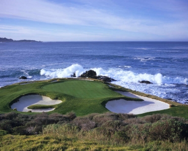 Vue sur l'Ocean depuis le trou sept de Pebble Beach en Californie 