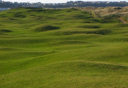 Undilated fairway on the Royal North Devon golf course
