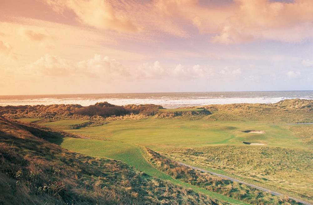 Holes and dunes on Borth and Ynyslas golf course