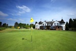 18th-green-and-clubhouse-at-Hindhead-golf-course