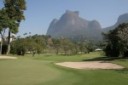 Green and mountain on the Gavea golf course