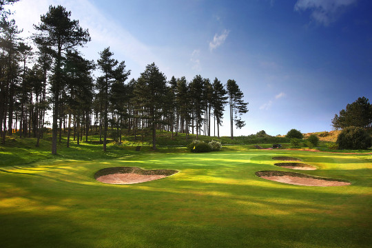 Le golf de Hillside en Angleterre